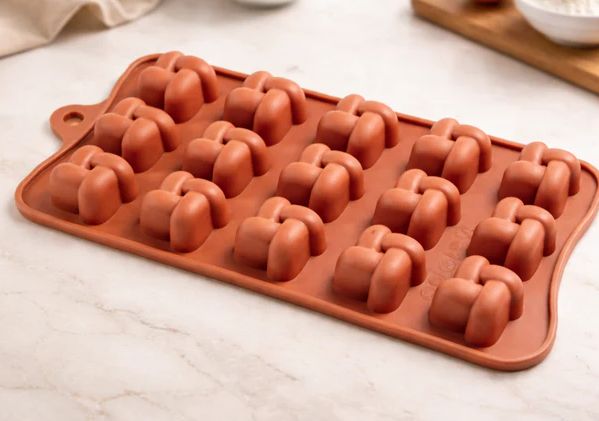 15 Cavity - Knot Design Shape - Silicon Chocolate Mould - Pack of 1