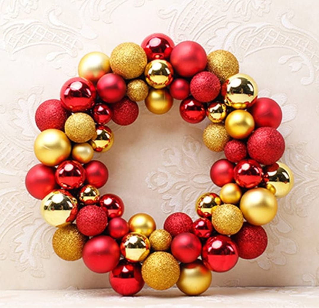 17" Dia 4" Height Wreath Of Balls - Golden and Red