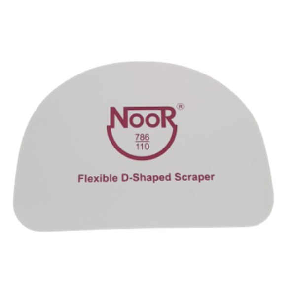 Flexible D-Shaped Cake Scraper – 17x12cm Icing Smoother for Buttercream & Ganache