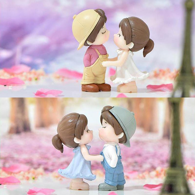"Let's Kiss" Couple Miniature
