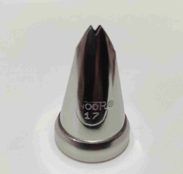 Small Nozzle No. 17 – Stainless Steel Piping Tip for Cake Decoration