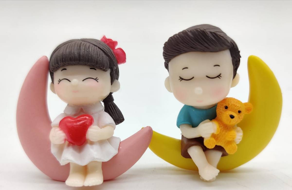 Miniature Couple Moon